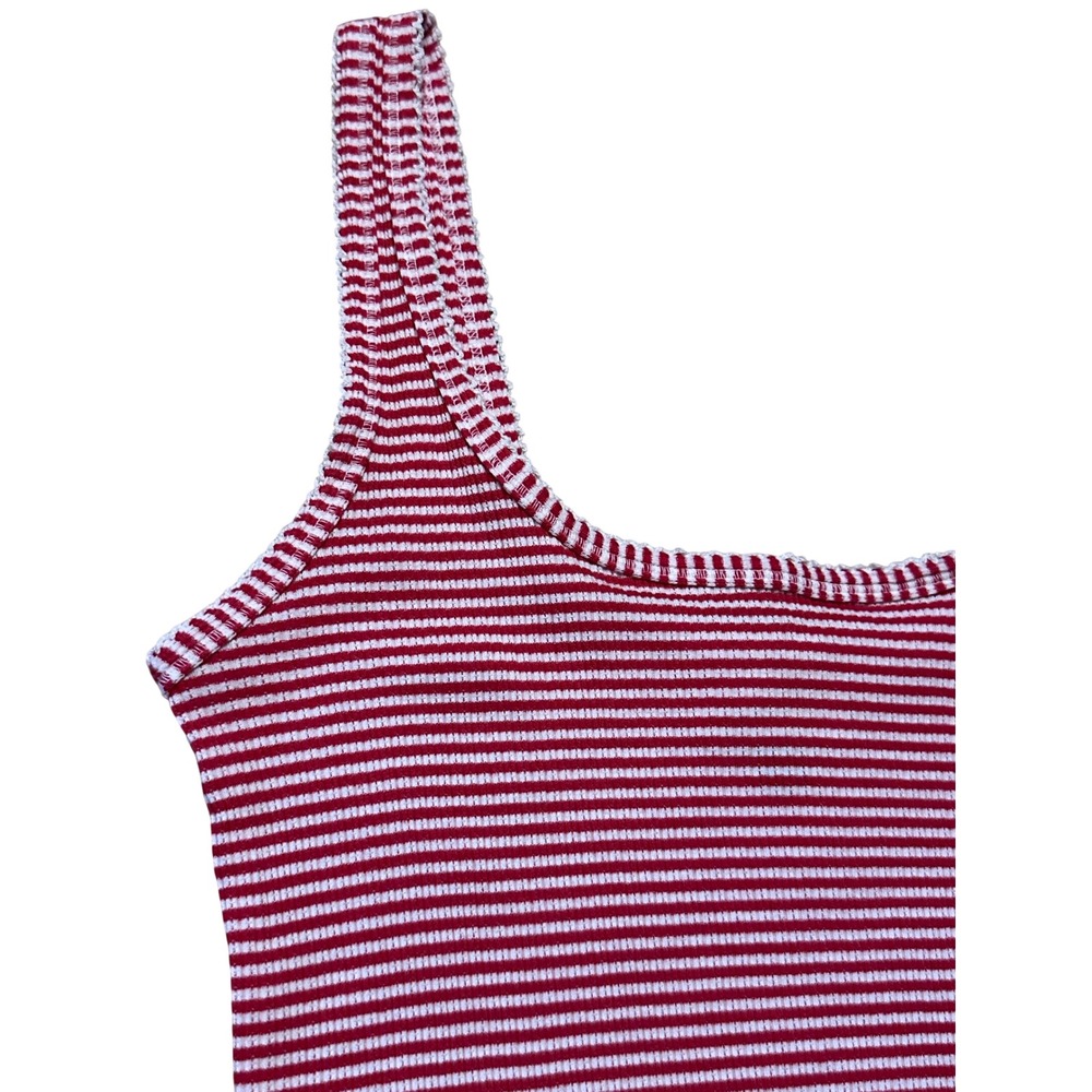 Universal Thread Textured Rib Tank Top RED STRIPED Medium - Picture 2 of 5